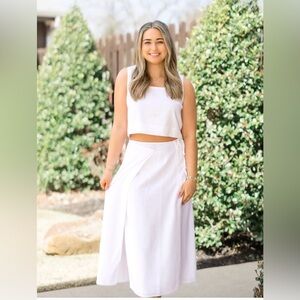 La Lavon white linen set, cropped top with wrap skirt, size Medium